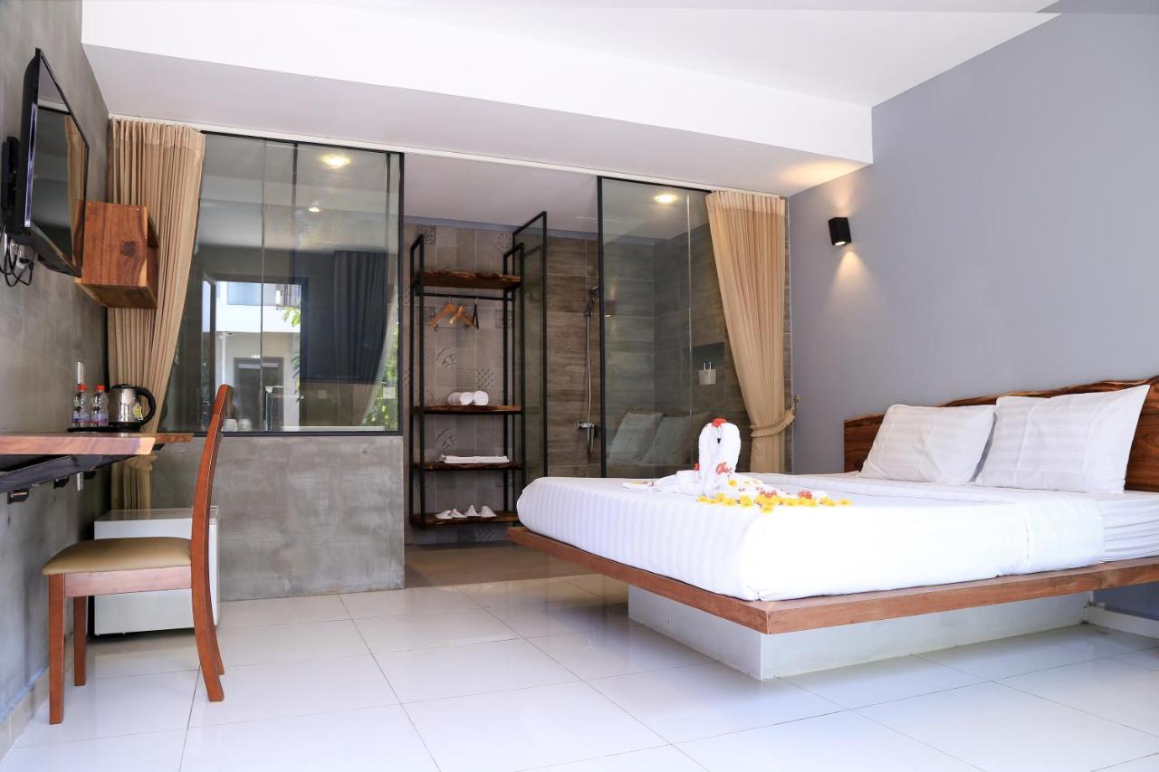 Bk Hotel Phnom Penh Exterior photo